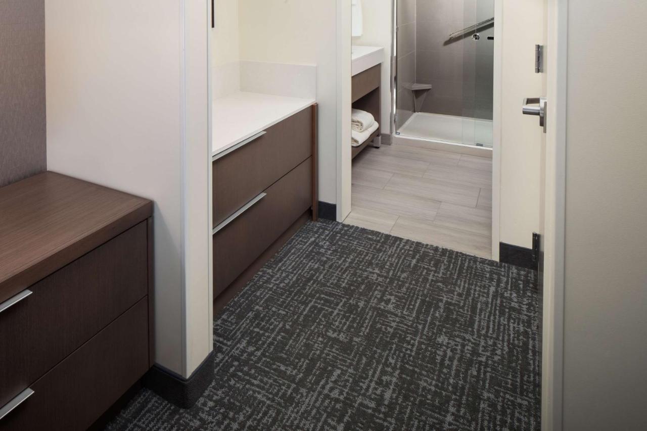 Hyatt House 바카빌 외부 사진
