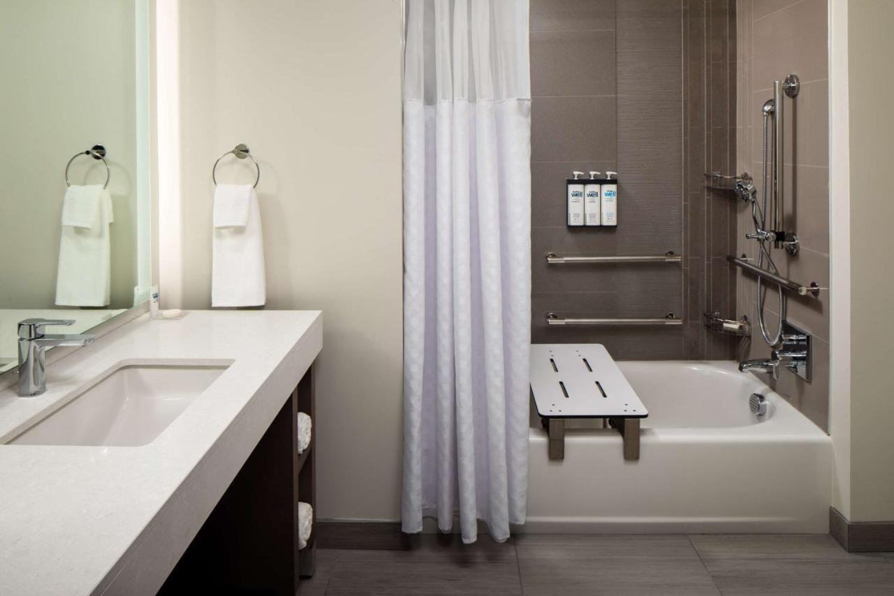 Hyatt House 바카빌 외부 사진