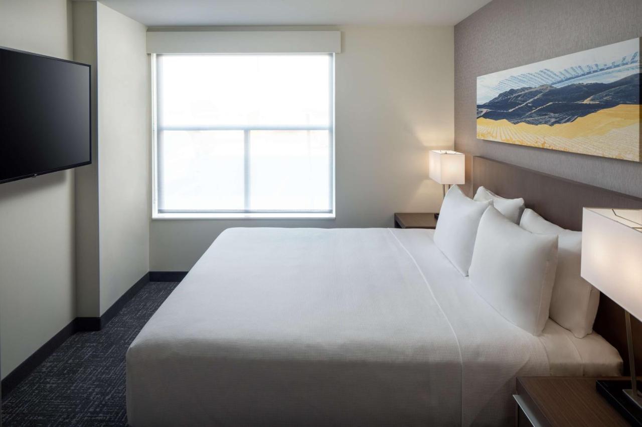 Hyatt House 바카빌 외부 사진