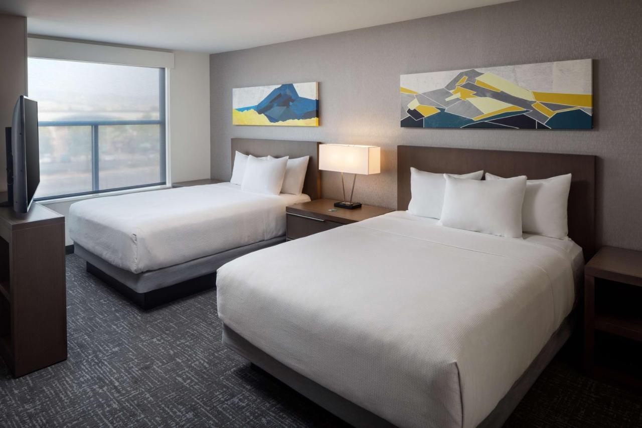 Hyatt House 바카빌 외부 사진